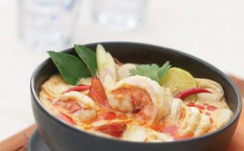 Tom Yum Goong: Spicy Thai Prawn Soup With Chili Global EAT - Tom Yum Goong: Spicy Thai Prawn Soup with Chili
