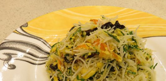 Stir-fried Thin Rice Noodles with Eggs and Spinach Global EAT - Stir-fried Thin Rice Noodles with Eggs and Spinach