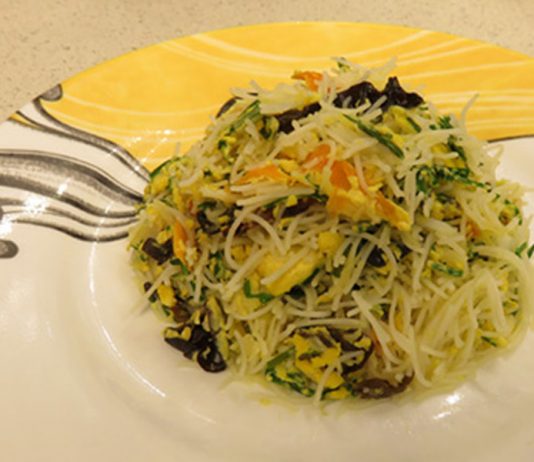 Stir-fried Thin Rice Noodles with Eggs and Spinach Global EAT - Stir-fried Thin Rice Noodles with Eggs and Spinach