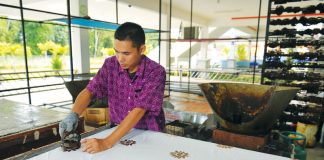 Discover Malaysia Through Batik Art: Expressions of Identities Global EAT - Discover Malaysia Through Batik Art