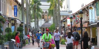 Singapore’s Capsule-Style Lodging: A Minimalist Travel’s Secret Global EAT - Singapore’s Capsule-Style Hotel: A Minimalist Travel’s Secret