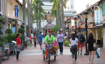 Singapore’s Capsule-Style Lodging: A Minimalist Travel’s Secret Global EAT - Singapore’s Capsule-Style Hotel: A Minimalist Travel’s Secret