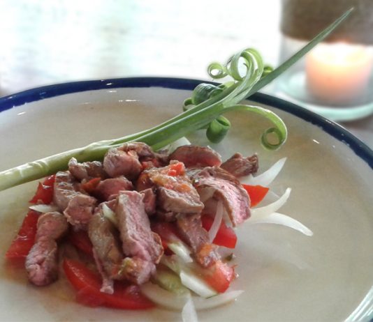 Thai Spicy Beef Salad – Refreshing and Tasty Global EAT - Thai Spicy Beef Salad - Refreshing and Tasty