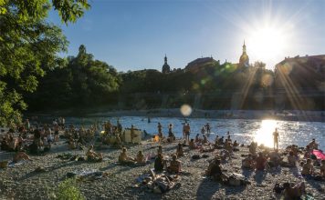 Swim to Work on the Isar: Alternative Urban Commuting Global EAT - Swim to Work on the Isar: Alternative Urban Commuting