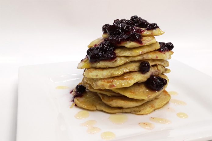 Global EAT - Flourless Banana Blueberry Pancake