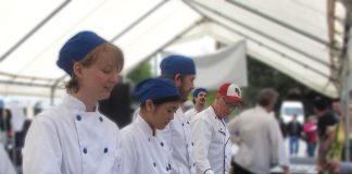 Stories in Chinese Global EAT - Spot Prawn Festival