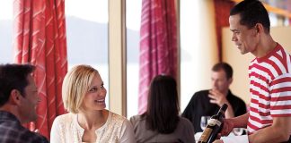 Holland America Brings the Spirit of the Holidays to the High Seas Global EAT - Holland America Brings the Spirit of the Holidays to the High Seas