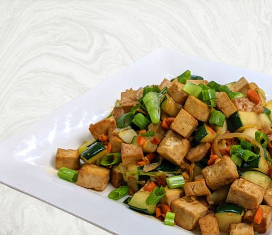 Savoury Tofu with Crunchy Zucchini: A Tasty Meatless Goodness! Global EAT - Savoury Tofu with Crunchy Zucchini: A Tasty Meatless Goodness!