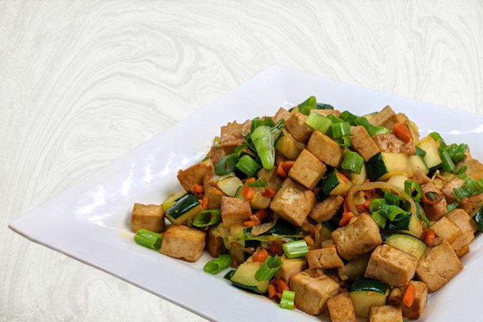 Global EAT - Savoury Tofu with Crunchy Zucchini: A Tasty Meatless Goodness!