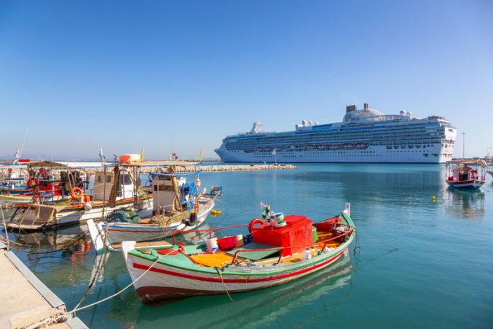 Global EAT - EU Entry/Exit System to Affect Cruise Passengers Starting in 2025