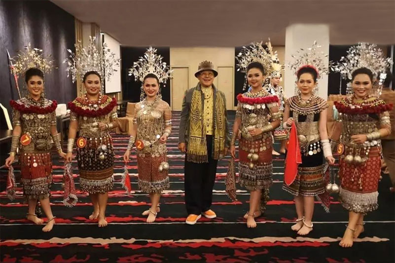 GlobalEAT - How Cultural Travel Inspires Our Fashion: From Markets to Runways