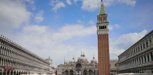 How Long Will Venice Stay Above Water? Global EAT - Venice Sinking: How Long Will Venice Stay Above Water?