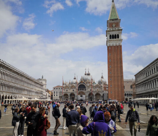 How Long Will Venice Stay Above Water? Global EAT - Venice Sinking: How Long Will Venice Stay Above Water?
